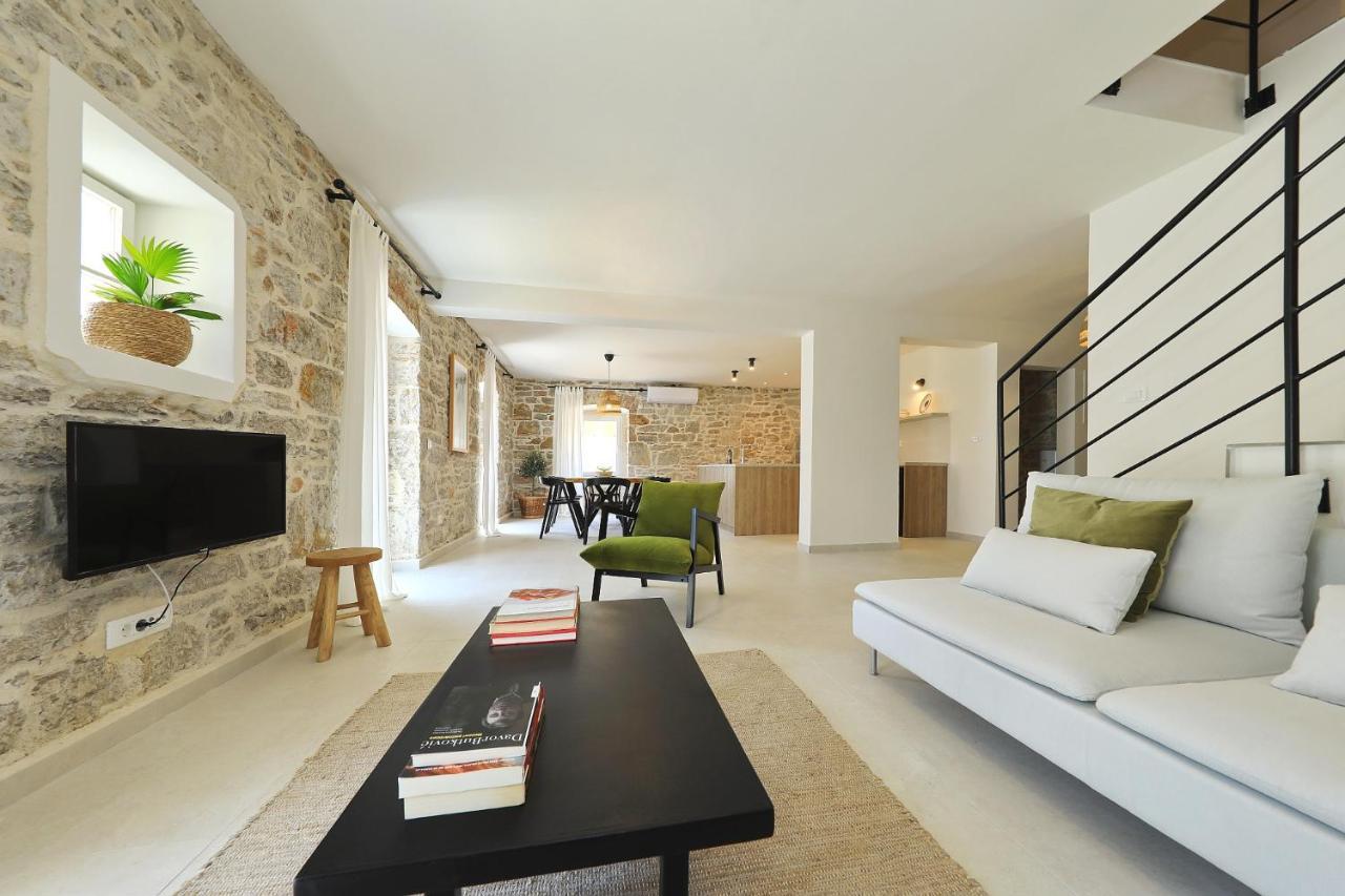 Villa Mira With A Heated Pool And A Sea View Bozava Luaran gambar
