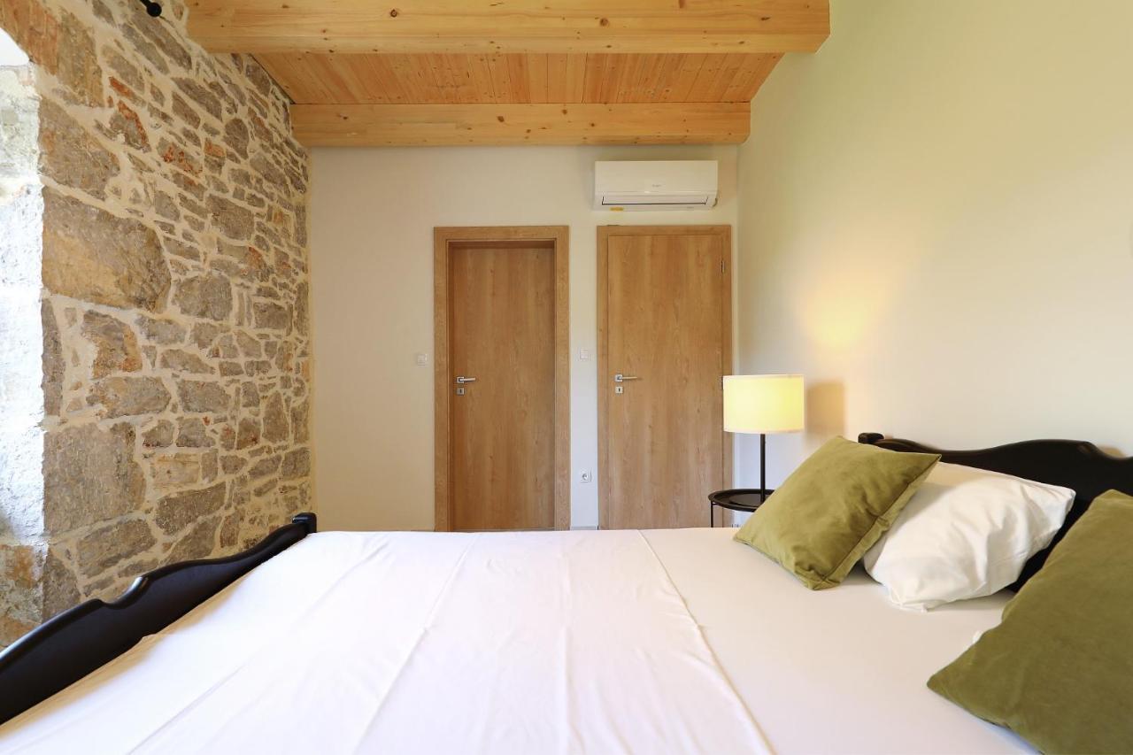 Villa Mira With A Heated Pool And A Sea View Bozava Luaran gambar