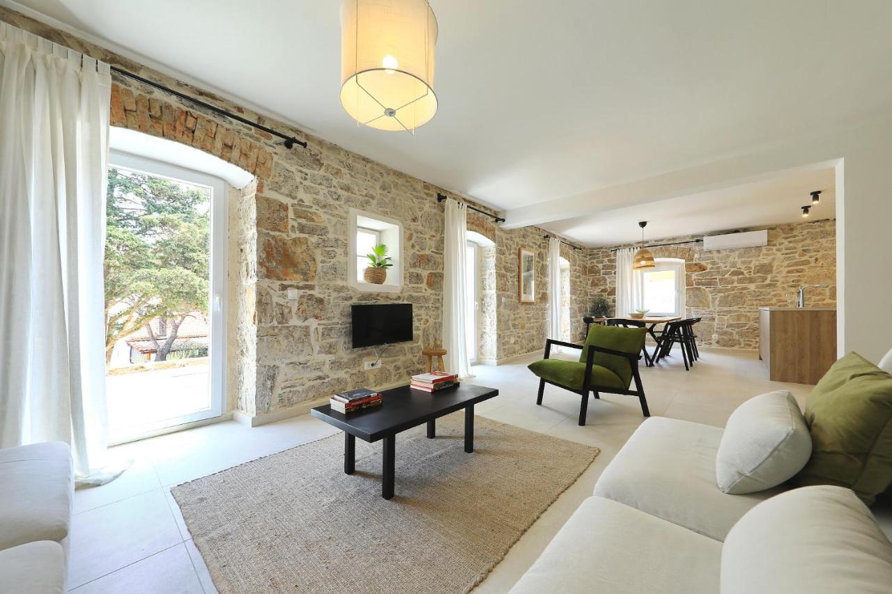 Villa Mira With A Heated Pool And A Sea View Bozava Luaran gambar