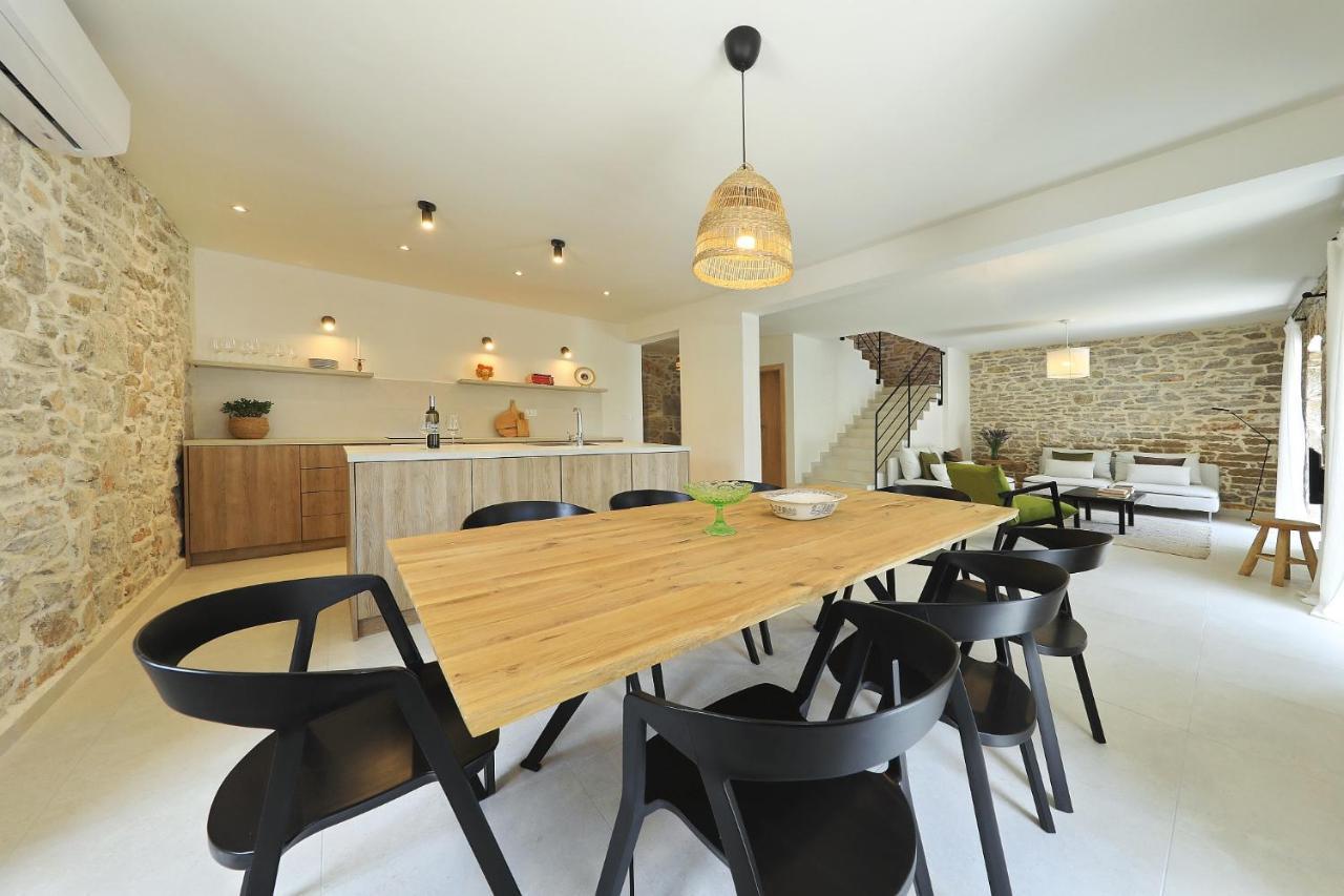 Villa Mira With A Heated Pool And A Sea View Bozava Luaran gambar